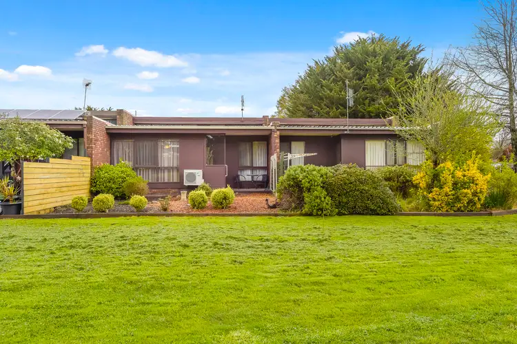 Main view of Homely unit listing, 2/2 Pyke Street, Woodend VIC 3442