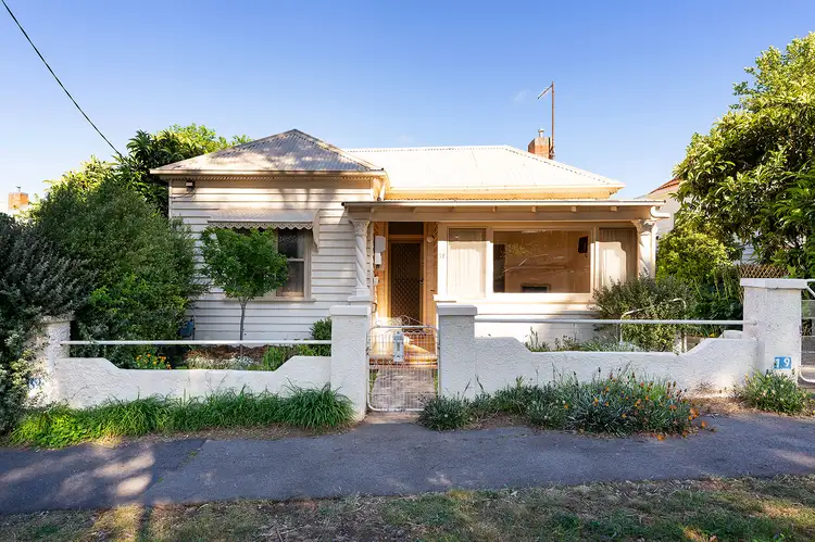 19 Urquhart Street, Castlemaine VIC 3450