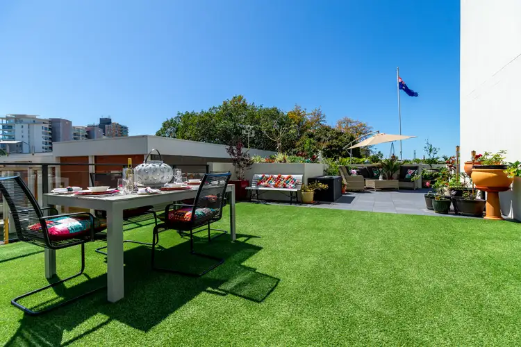 9/20 Beach Road, Maroochydore QLD 4558