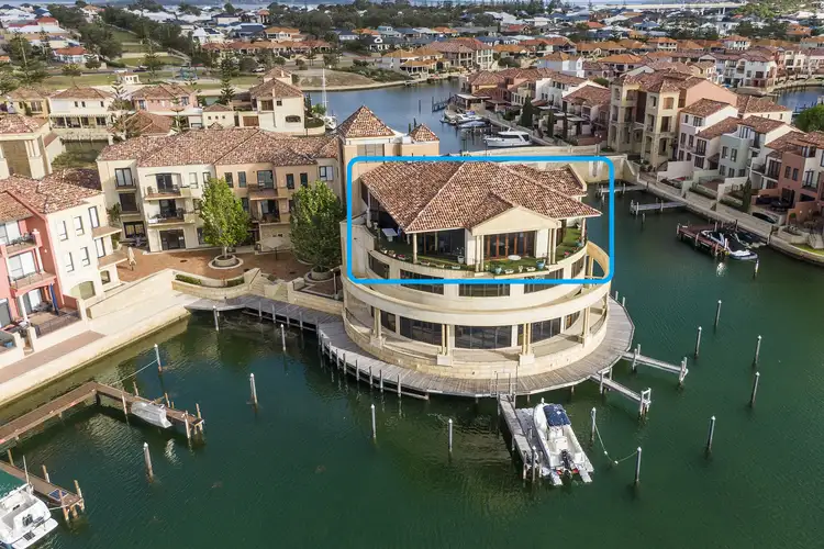 11/4 Port Quays, Wannanup WA 6210