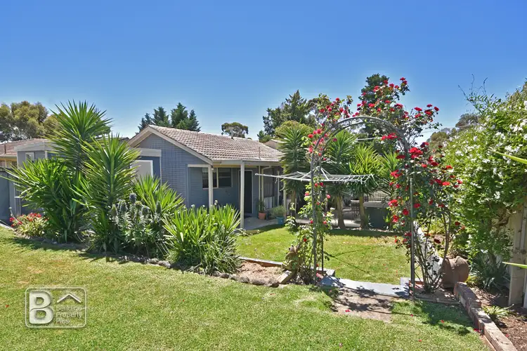 8 Harris Street, California Gully VIC 3556