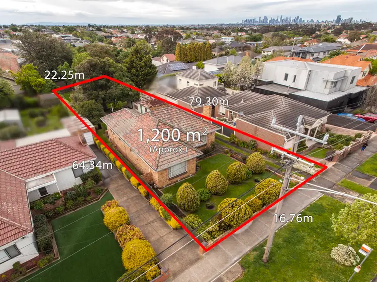 66 Carnarvon Road, Strathmore VIC 3041