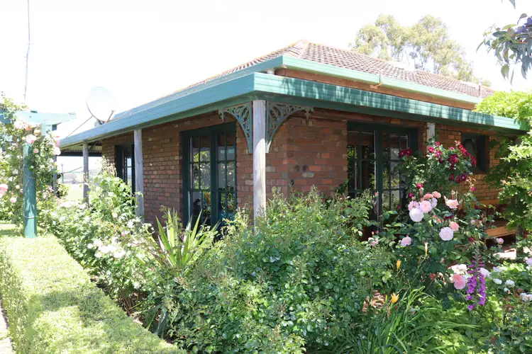 1045 CORANGAMITE LAKE ROAD, Alvie VIC 3249