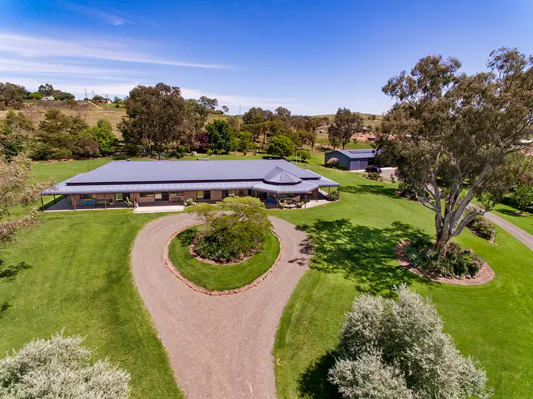 17 Wenz Lane, Canowindra NSW 2804