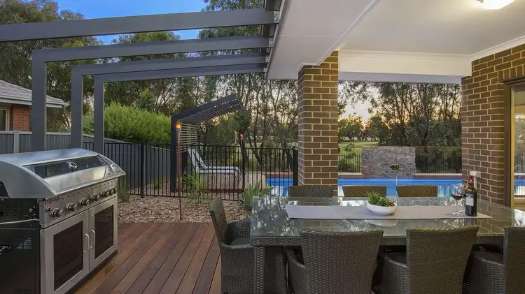 25 Phillip Hyland Drive, Yarrawonga VIC 3730