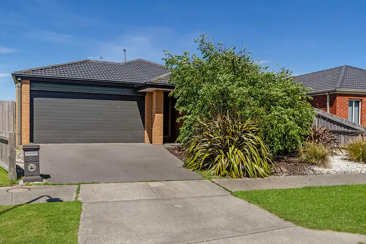 Second view of Homely house listing, 5 Horatio Court, Portland VIC 3305