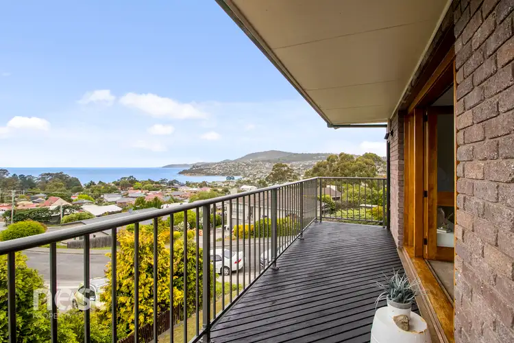 4 Bay Court, Blackmans Bay TAS 7052