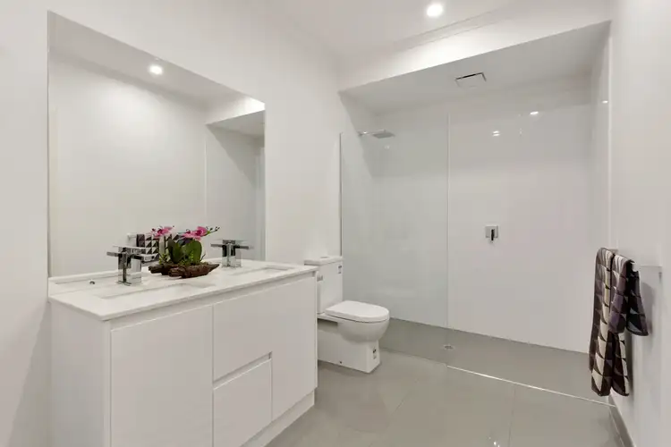 Sixth view of Homely house listing, 2/5 Gearon Avenue, Rowville VIC 3178