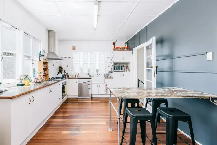 19 HILL STREET, North Ipswich QLD 4305