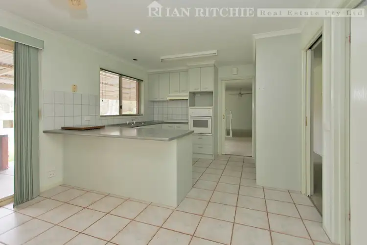 Second view of Homely house listing, 7 Creasey Place, Albury NSW 2640
