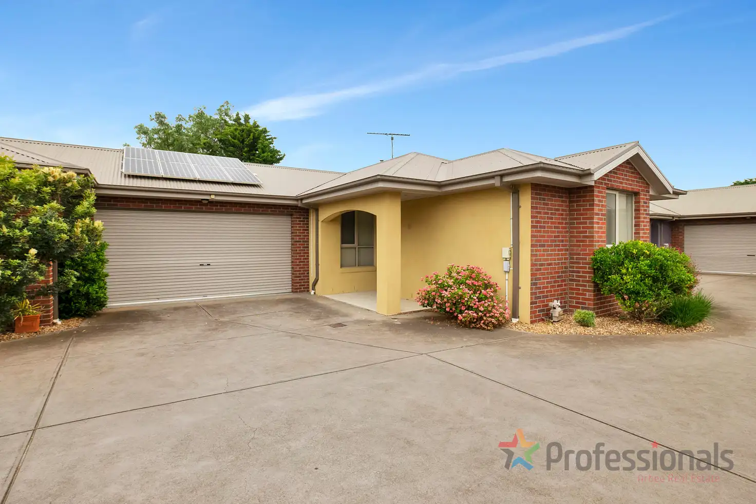 Main view of Homely unit listing, 10/11 Graham Street, Bacchus Marsh VIC 3340