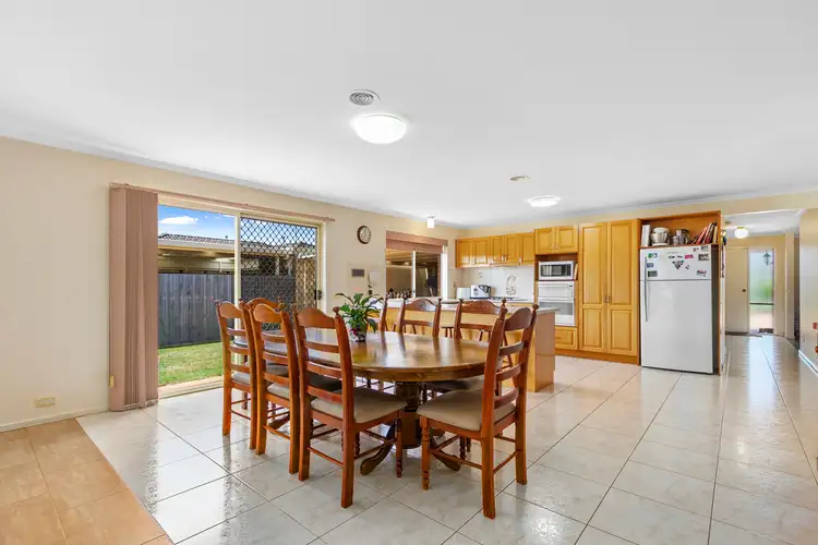 Fifth view of Homely house listing, 2 Woorarra Court, Morwell VIC 3840