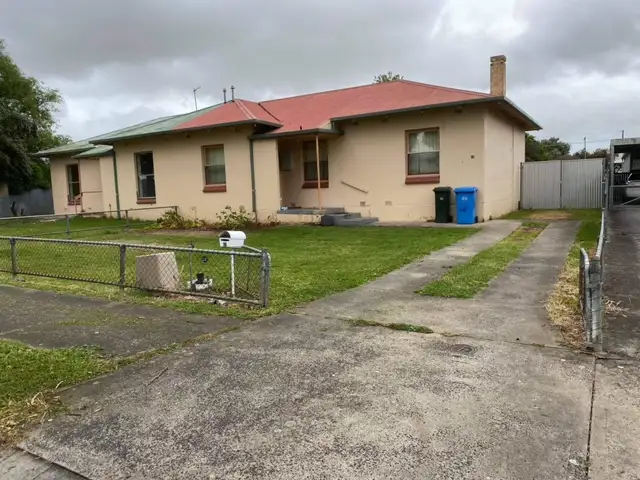 Second view of Homely semi-detached listing, 16 Telford Street, Mount Gambier SA 5290