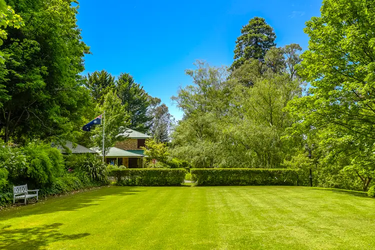 34 Ryans Parade, Mount Macedon VIC 3441