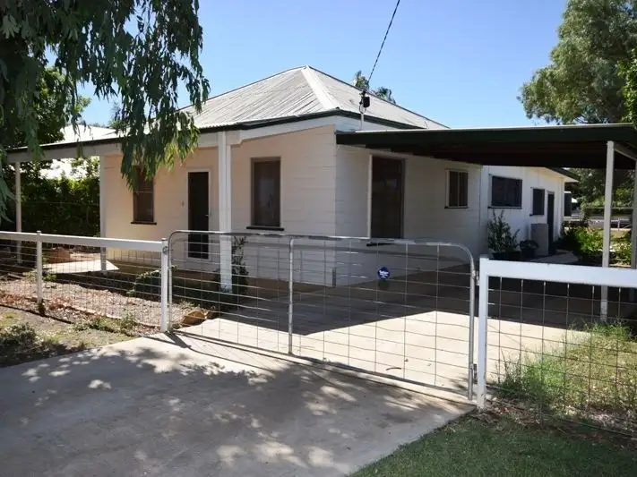 76 Cassowary Street, Longreach QLD 4730