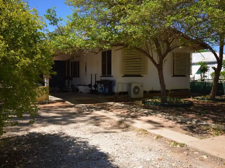 28 Crane Street, Longreach QLD 4730