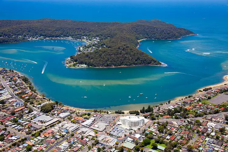 237 Ocean View Road, Ettalong Beach NSW 2257