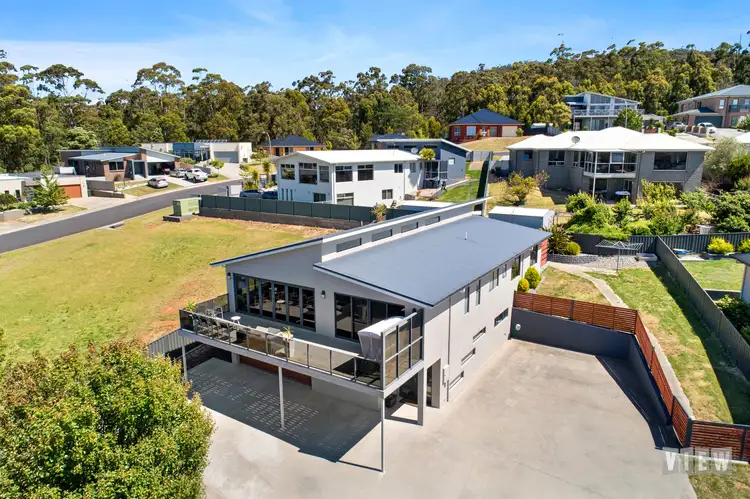 1 McCall Terrace, Stony Rise TAS 7310