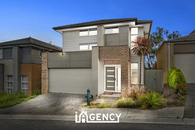 Main view of Homely townhouse listing, 22 Barrier Reef Circuit, Endeavour Hills VIC 3802
