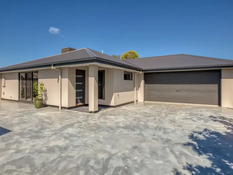 Main view of Homely townhouse listing, 2/89 Mitchell Street, Wodonga VIC 3690