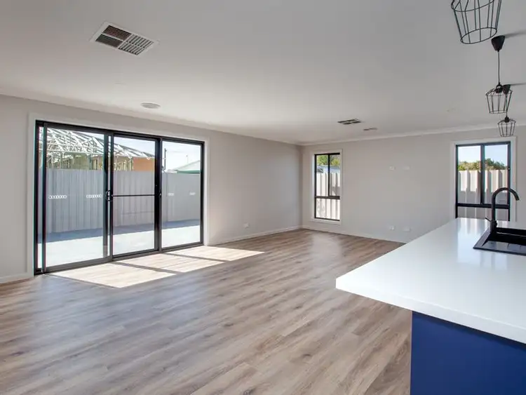 Fifth view of Homely townhouse listing, 2/89 Mitchell Street, Wodonga VIC 3690