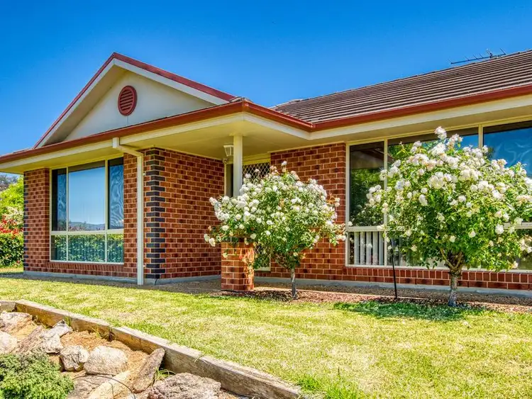 Second view of Homely house listing, 25 Kingfisher Drive, Wodonga VIC 3690