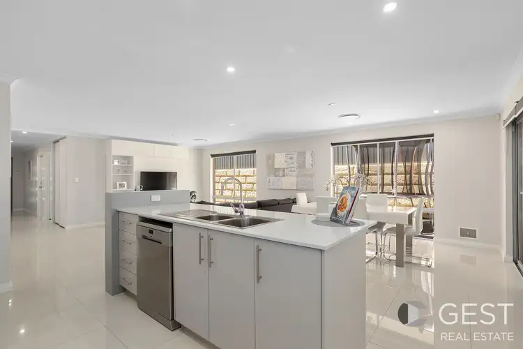 Sixth view of Homely house listing, 6 SCARVACI RISE, Landsdale WA 6065
