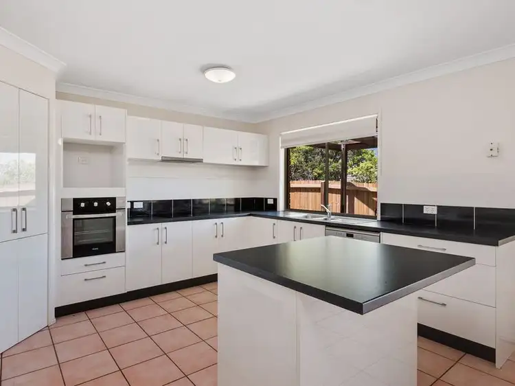 34 Dougy Place, Bellbowrie QLD 4070