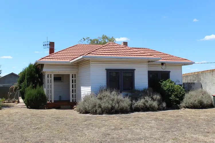 32 Rockley Street, Nhill VIC 3418