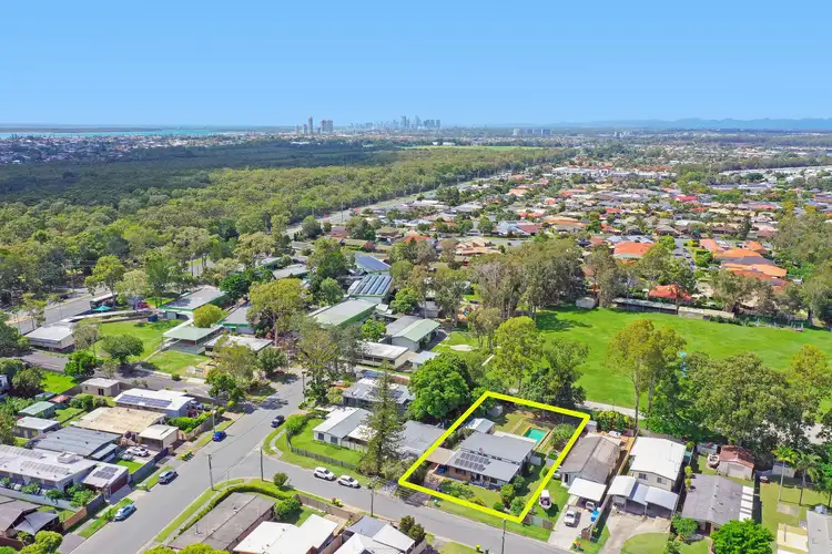 5 Nalkari Street, Coombabah QLD 4216