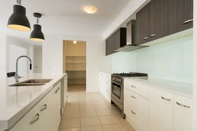 Fifth view of Homely house listing, 5 Acacia Court, Mckenzie Hill VIC 3451