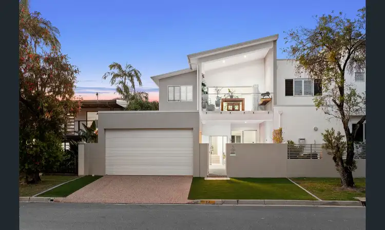 3/12 Joseph St, Runaway Bay QLD 4216