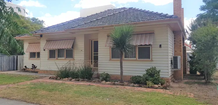 100 MacKay Street, Rochester VIC 3561