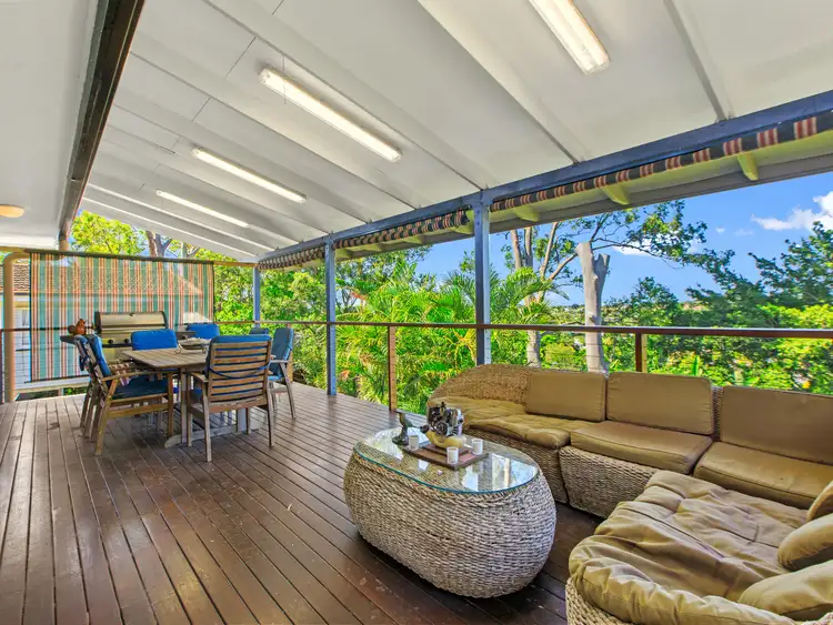 11 BOURRELET STREET, Tarragindi QLD 4121