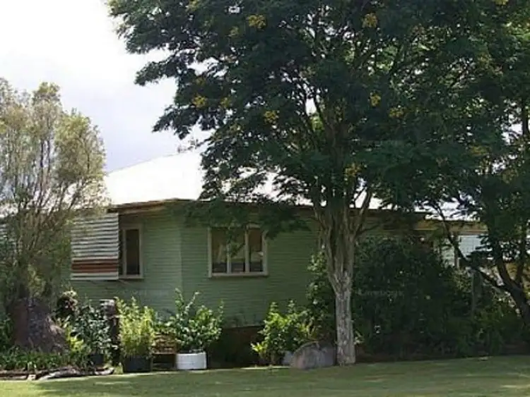 8 Dorothy Street, Silkstone QLD 4304