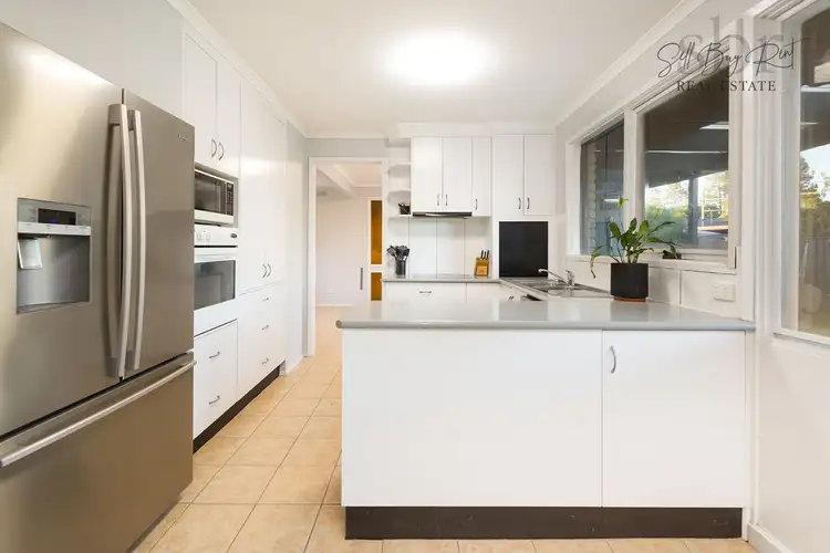 Fourth view of Homely house listing, 6 MARIGOLD COURT, Wodonga VIC 3690