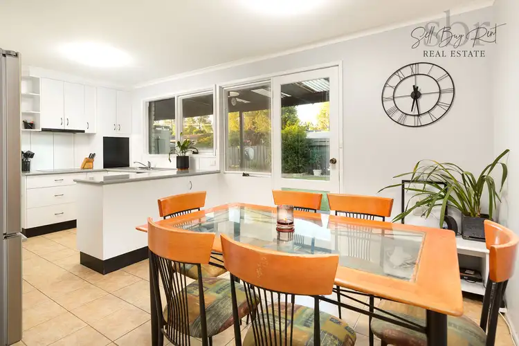Fifth view of Homely house listing, 6 MARIGOLD COURT, Wodonga VIC 3690