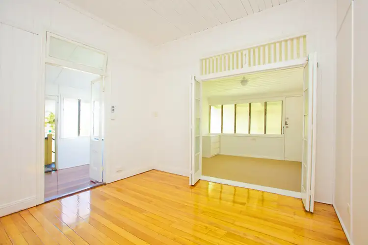 3/7 TARRAGINDI ROAD