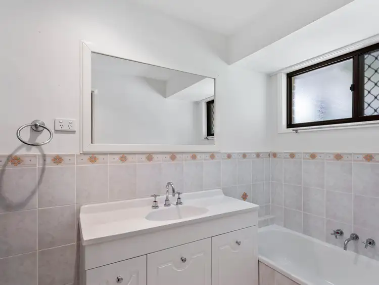 Sixth view of Homely semi-detached listing, 21/1 Kentwood Drive, Robina QLD 4226