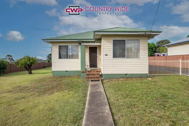 240 Meade Street, Glen Innes NSW 2370