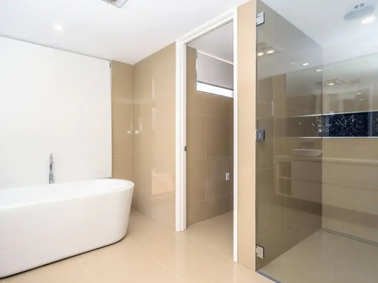 Sixth view of Homely house listing, 1044 Edgecliff Place, Hope Island QLD 4212