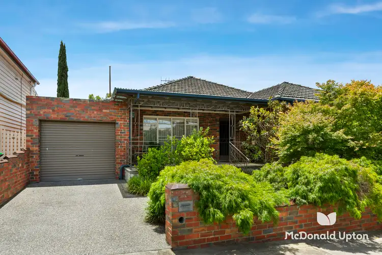 21 Donald Avenue, Essendon VIC 3040