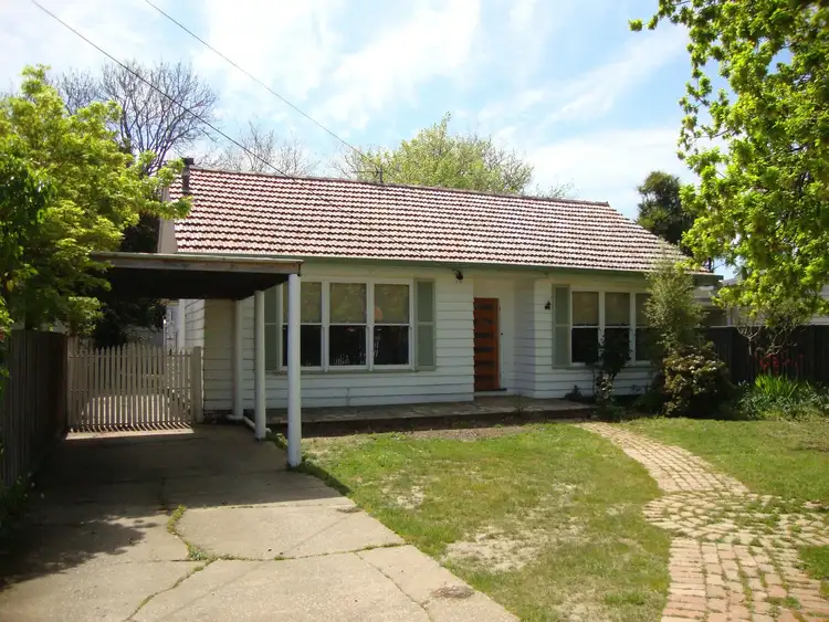 14 Cuthberts Road, Alfredton VIC 3350