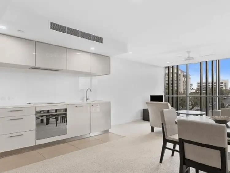 304/55 Railway Terrace
