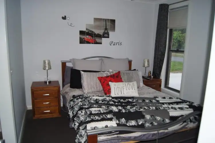 Sixth view of Homely house listing, 1 Clarcoll Crescent North, Kangaroo Flat VIC 3555