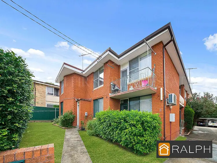 2/3 Holland Place