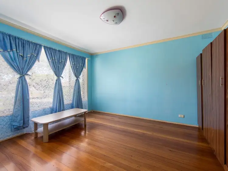 Fifth view of Homely house listing, 8 Walnut Court, Kings Park VIC 3021