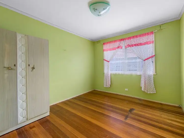 Sixth view of Homely house listing, 8 Walnut Court, Kings Park VIC 3021