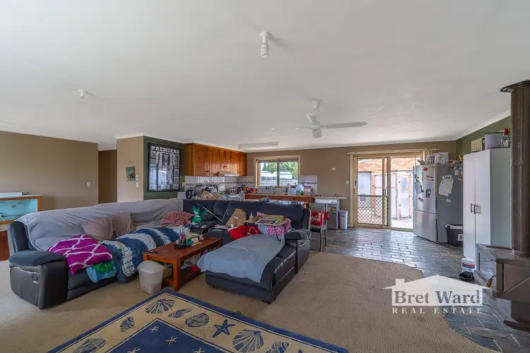 Fifth view of Homely house listing, 32 Hoddinott Street, Bairnsdale VIC 3875
