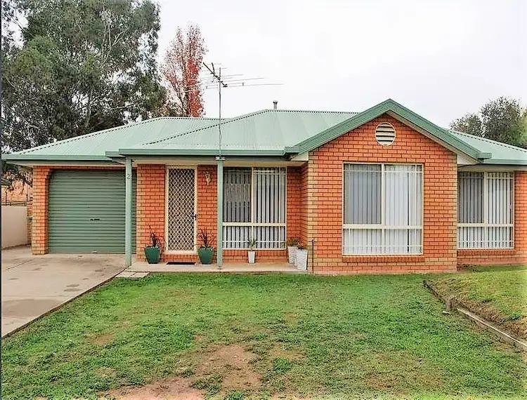 Main view of Homely unit listing, 2/564 Seymour Street, Lavington NSW 2641